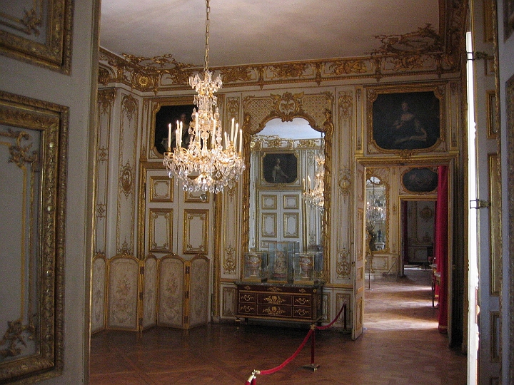 040 Versailles room.jpg